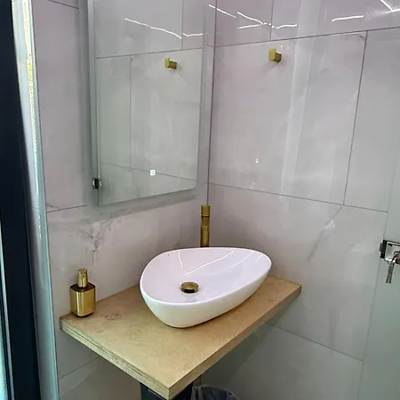 فندق Barocco Island *