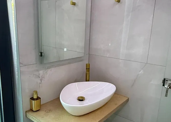 Hotel Barocco Island *